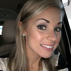 Meet your Posher, Yvonne